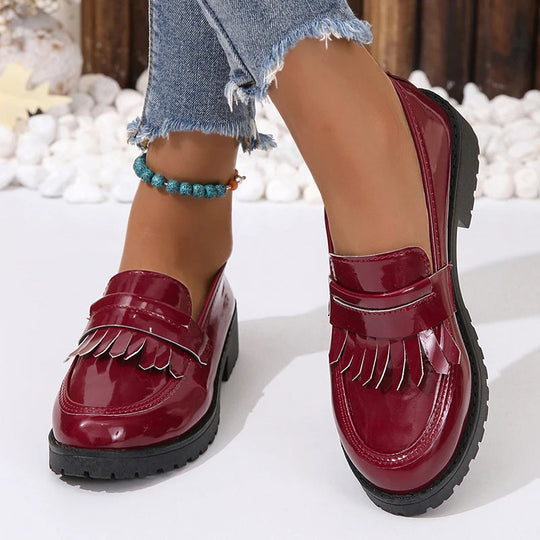 Norella | Dames elegante loafers met glansfinish | Zwart