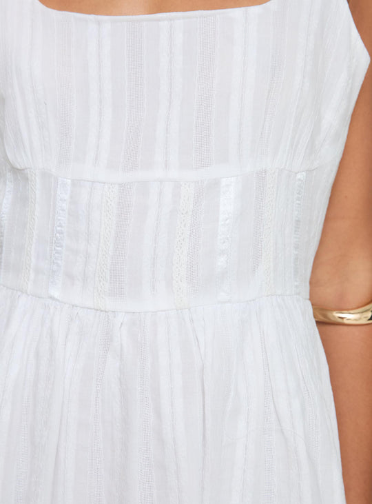 Liora | Zomerse mini-jurk voor dames met ruches | Wit