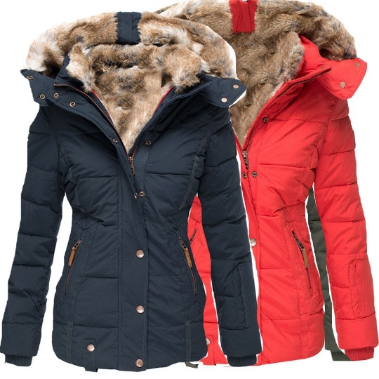 Sanne Dames Warme Winterjas met een stijlvolle bontvoering, perfect voor koude winterdagen.