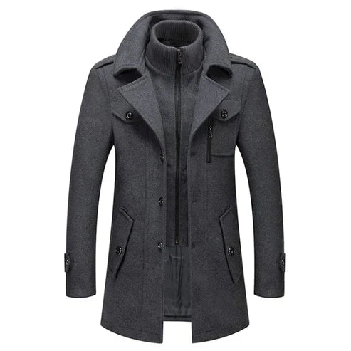 Thijs Heren klassieke lange jas met een winddicht ontwerp en elegante afwerking. Deze overjas biedt zowel stijl als bescherming tegen de elementen, ideaal voor koudere dagen.