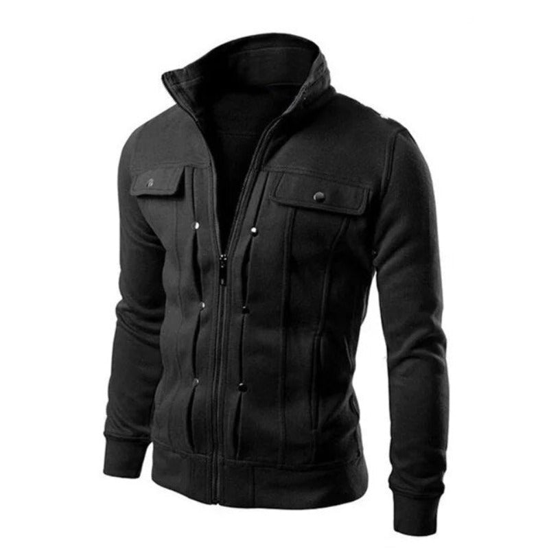 Moderne herenjas met knoopdetails en een sportieve pasvorm.