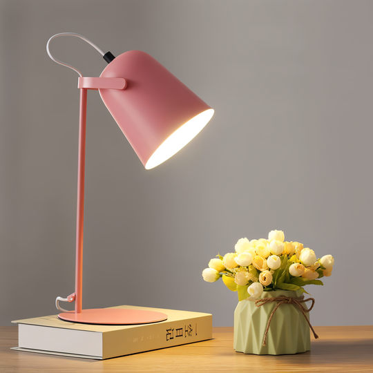 FlexiLight werktafellamp, ideaal voor het verlichten van je bureau of leesruimte met nauwkeurig licht.

