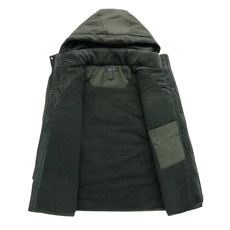 Warme winterjas met een robuuste uitstraling.