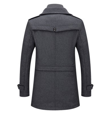 Thijs Heren klassieke lange jas met een winddicht ontwerp en elegante afwerking. Deze overjas biedt zowel stijl als bescherming tegen de elementen, ideaal voor koudere dagen.