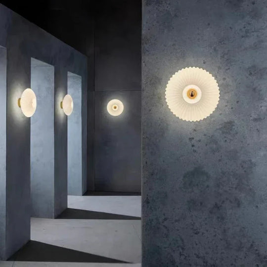 Aurora Luxe Plafondlamp met decoratieve LED voor een elegante uitstraling.